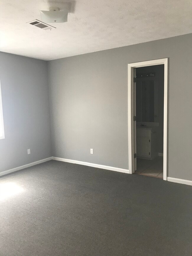 Building Photo - 119 Horn Ln