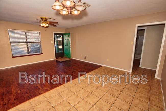 Building Photo - 4133 NE Stallings Dr