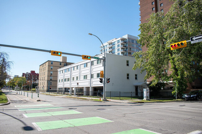 Building Photo - Central Beltline Apartments