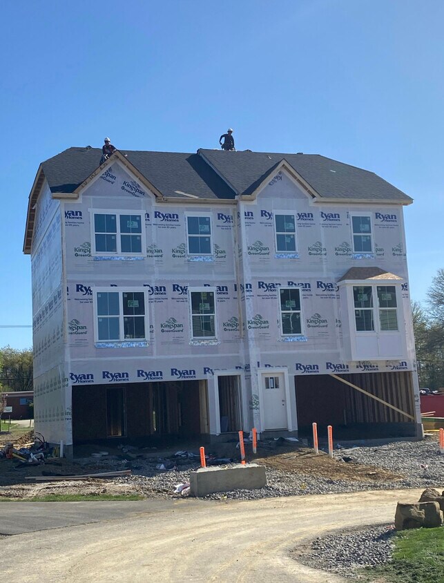 6102 Elm Rd, Gibsonia, PA 15044 Townhouse for Rent in Gibsonia, PA