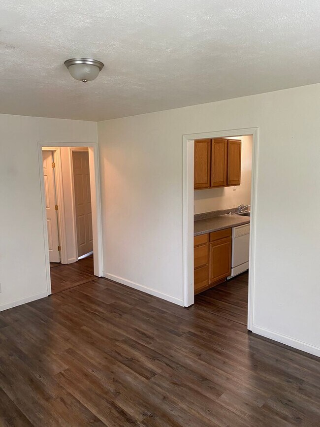 Foto del edificio - HOME FOR RENT | Lake Charles