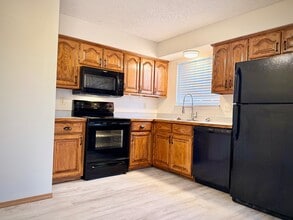 Building Photo - Peachtree Apartments