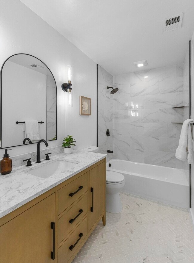 Foto del edificio - 2408 Westcliffe Ln