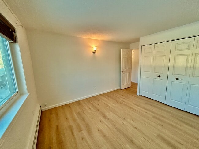 Building Photo - 5011 Nob Hill Dr