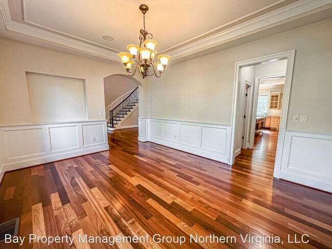 Building Photo - 6 br, 6.5 bath House - 7008 Hamel Hill Ct.