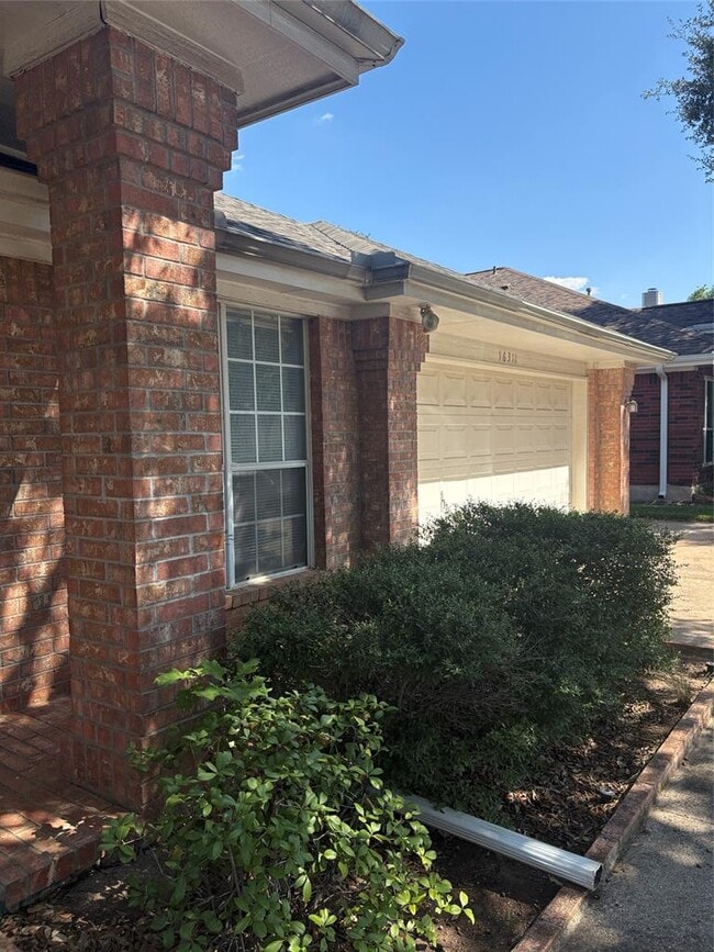 Foto del edificio - 16311 Rockgate Dr