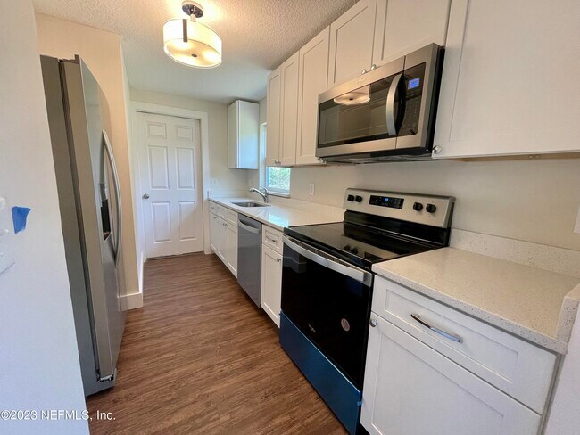 Building Photo - 10867 Bahia Dr