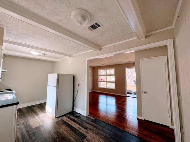 Building Photo - 3714 Farwood Dr