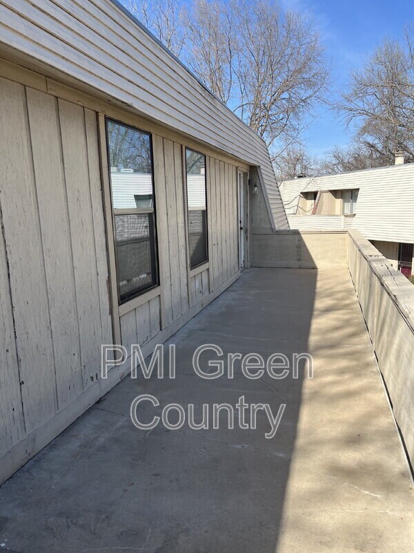 Building Photo - 6601 S Zunis Ave