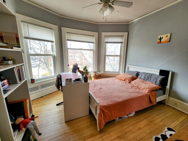 Foto del edificio - 2206 E Locust St