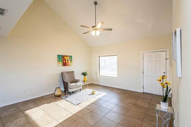 Foto del edificio - 3508 Eduardo E. Hayes Rd