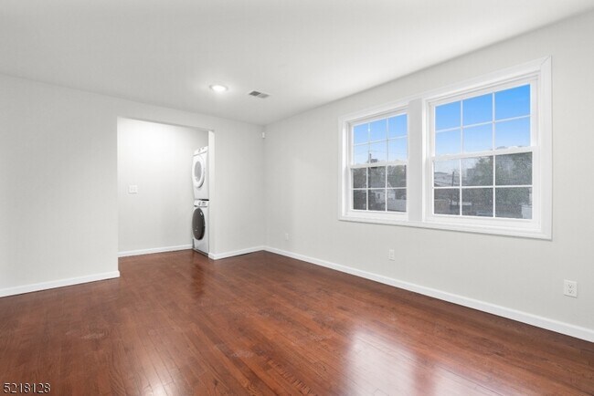 Foto del edificio - 173 Oakwood Pl
