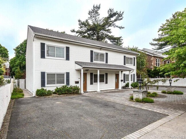 Foto del edificio - 39 Graywood Rd