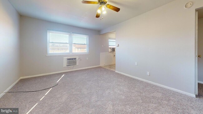 Foto del edificio - 10722 Gifford Ave