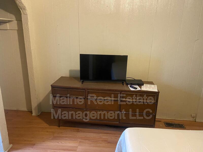 133 Essex St Unit 3, Bangor, ME 04401 Condo for Rent in Bangor, ME
