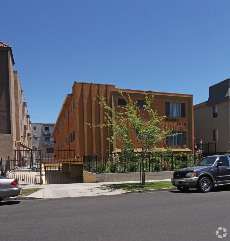 Foto del edificio - 232 S Serrano Ave