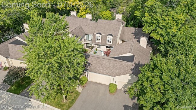 Foto del edificio - 1125 Meadowglen Ct