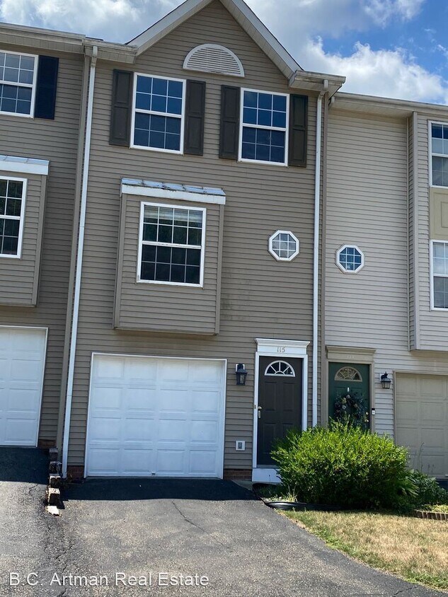 Primary Photo - 2 br, 1.5 bath House - 115 Palace Court