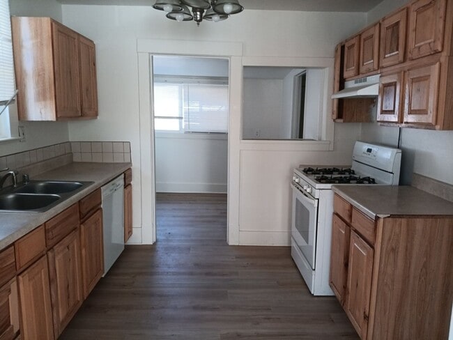 Foto del edificio - 412 Harvard Dr SE