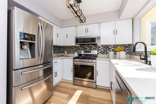Foto del edificio - Pacifica: Unfurnished Single Family Home w...