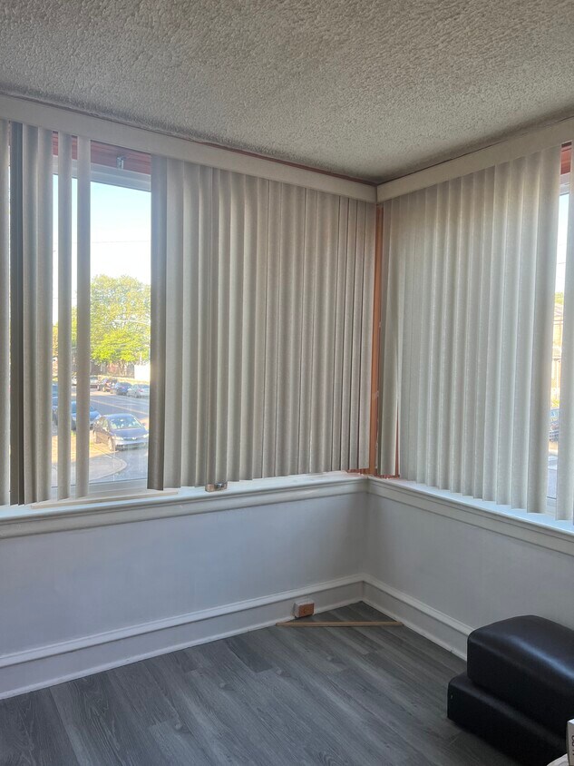 Foto principal - 1401 Englewood St