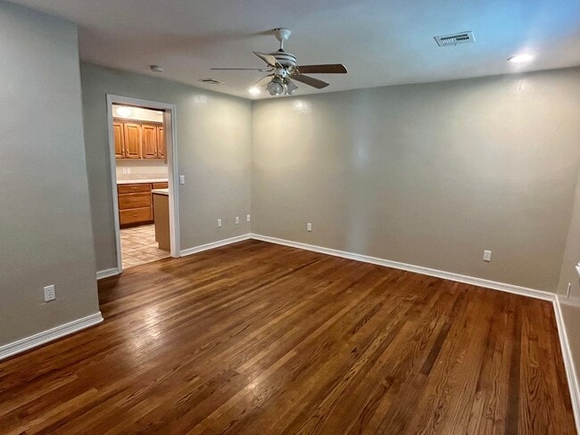 Photo - Charming 3 Bed 1.5 Bath! House