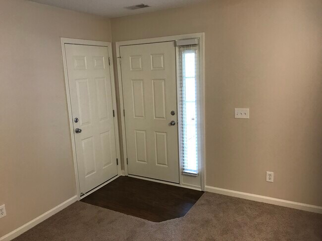 Building Photo - 451 Live Oak Walk
