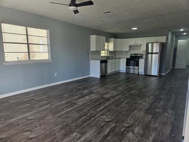 Foto del edificio - 707 NW Arlington Ave