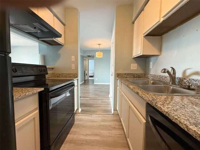 Foto del edificio - 8523 Hearth Dr