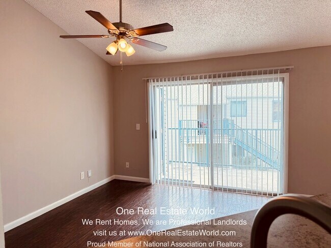 Building Photo - 2532 Woodgate Blvd