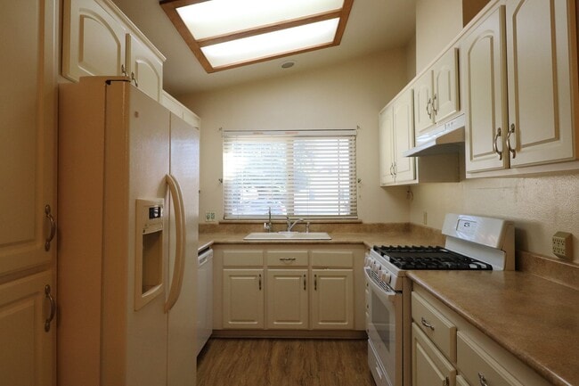 Foto del edificio - Preisker Gardens Three Bedroom