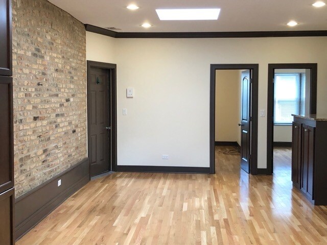 Foto del edificio - 4042 N Elston Ave