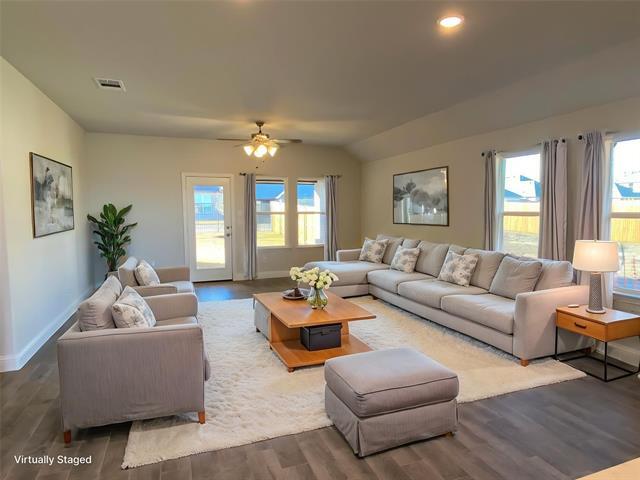 Building Photo - 305 Tartane Dr