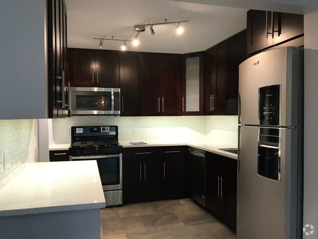 Building Photo - 388 Lambert Dr