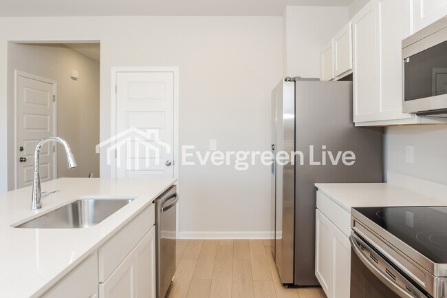 Foto del edificio - 17753 Denham Cir