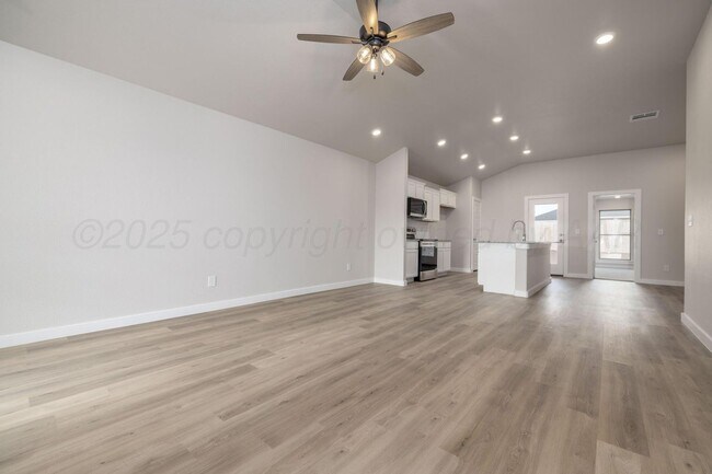 Foto del edificio - 3102 Buckthorn Dr