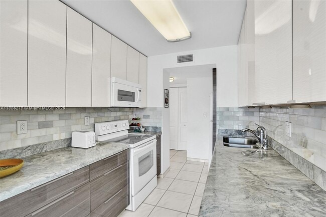 Building Photo - 251 174th St