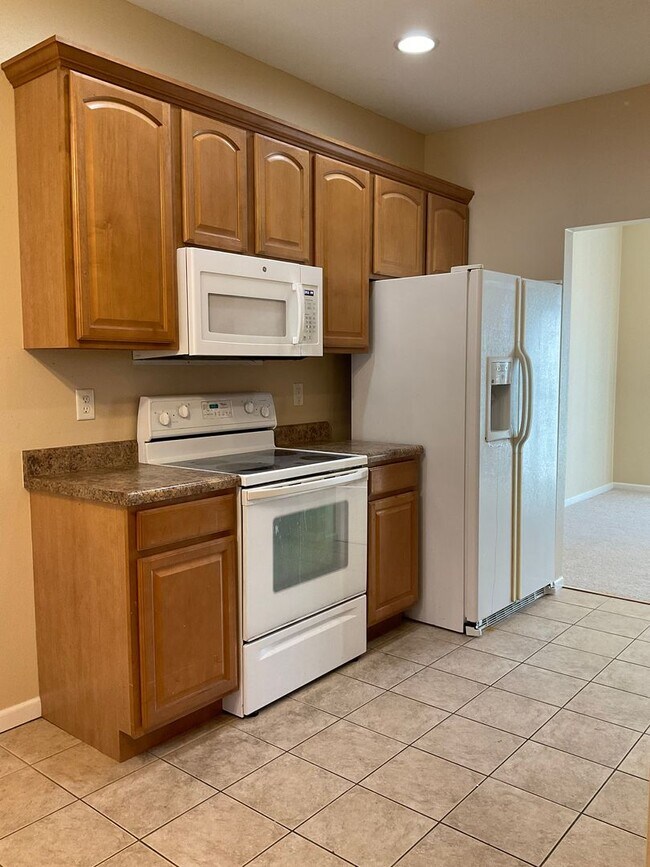 Building Photo - 611 Titan Dr