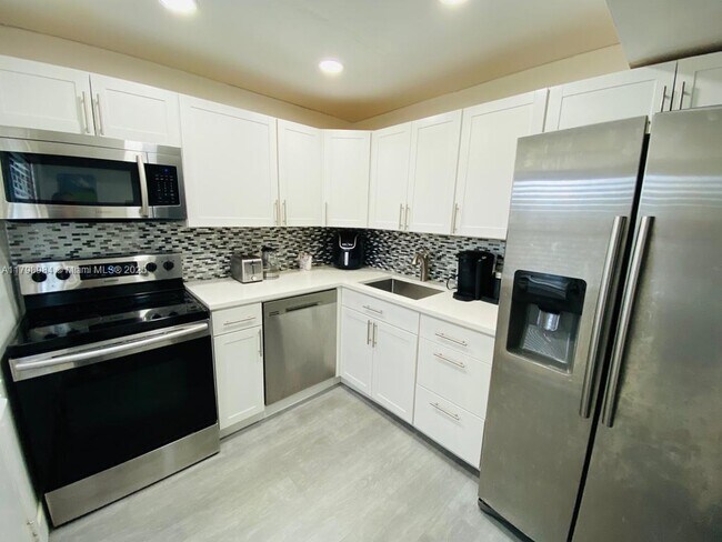 Foto del edificio - 3475 N Country Club Dr
