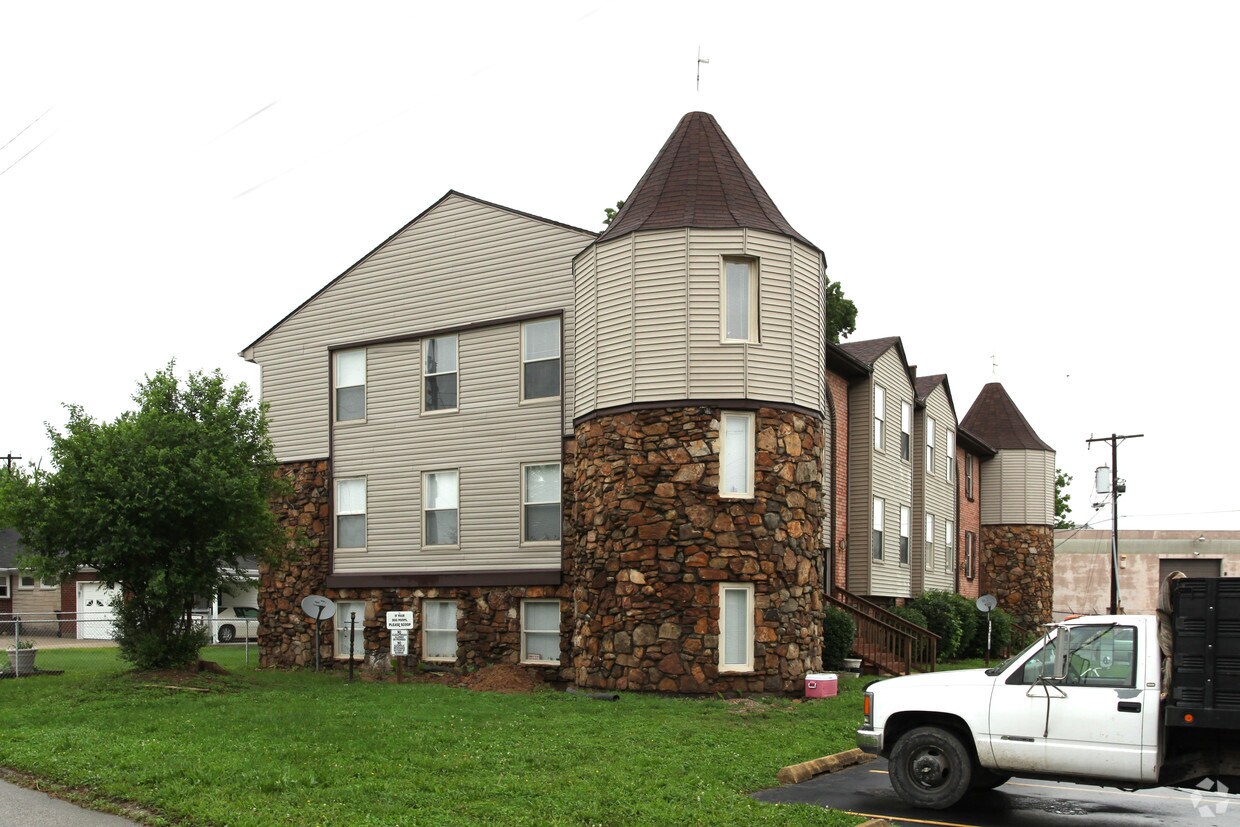 202 Marshall Ave, Clarksville, IN 47129 Apartments in Clarksville, IN