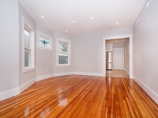 Foto del edificio - 72 Downer Ave