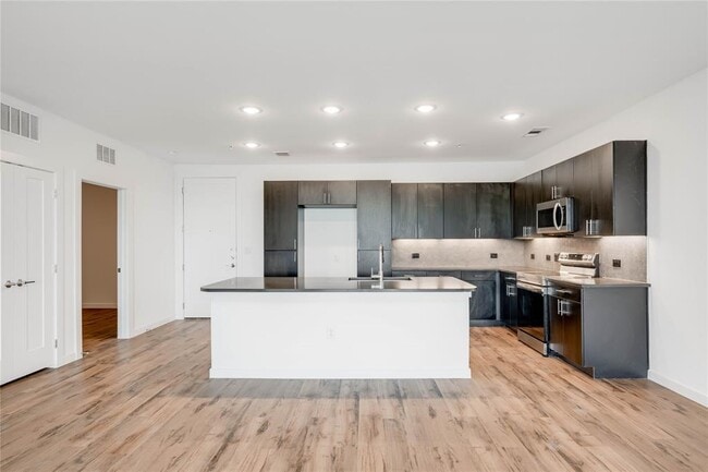 Building Photo - 4801 Springdale Rd