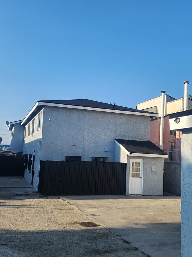 Foto del edificio - 1451 W 146th St