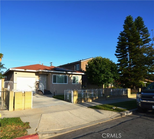 Foto del edificio - 18328 Devlin Ave