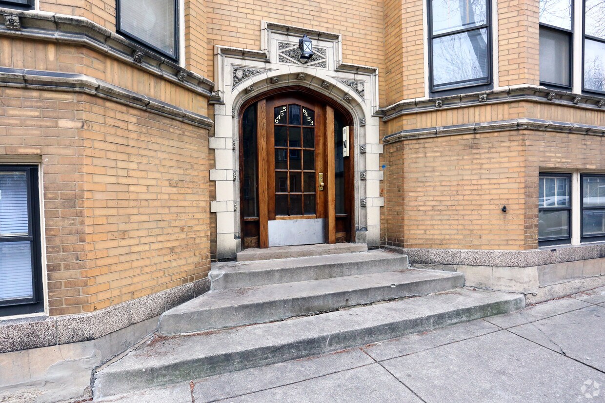 Foto del edificio - 6447-6455 N Hoyne Ave