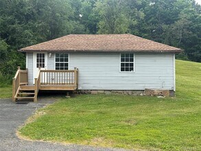 Building Photo - 19 Quartz Ln