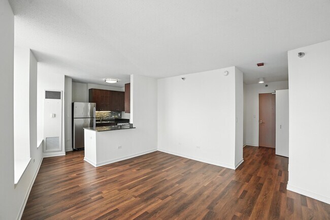 Foto del edificio - 555 N Kingsbury St