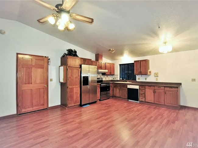 Building Photo - 9323 S M St