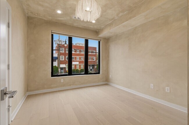 Foto del edificio - 531 Kennedy St NW