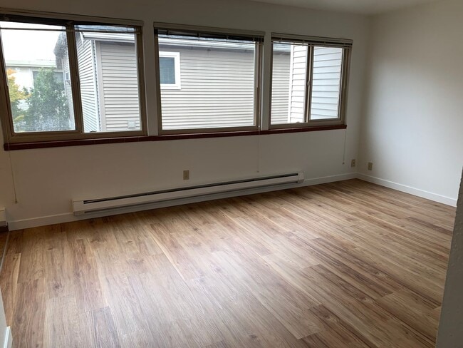 Foto del edificio - 1 bed / 1 bath at the Lydia in Ballard